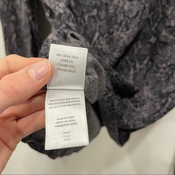 Rails Emilia Jersey Knit Long Sleeve Crewneck Charcoal Snakeskin Small - Picture 6 of 11